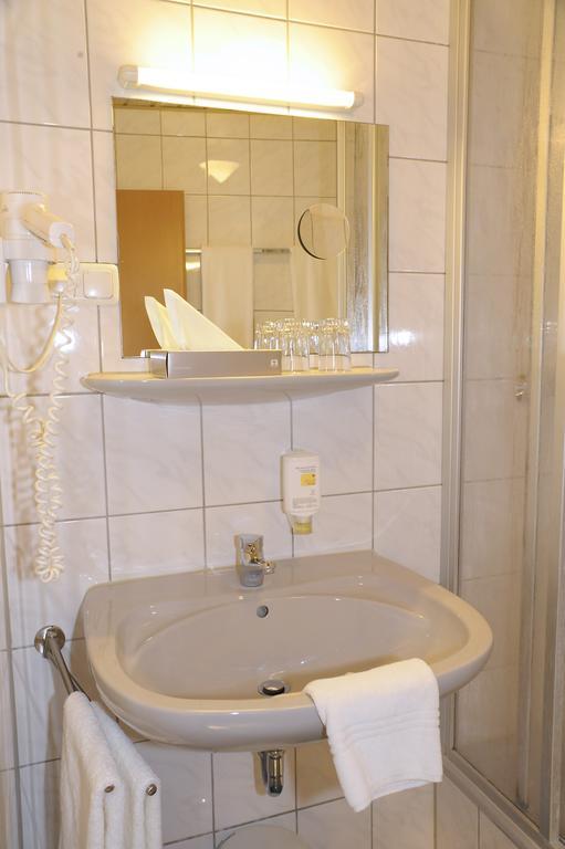 Hotel Goldener Karpfen Ашафенбург Екстериор снимка